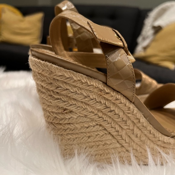 Louis Vuitton Jute Wedges - Picture 6 of 17